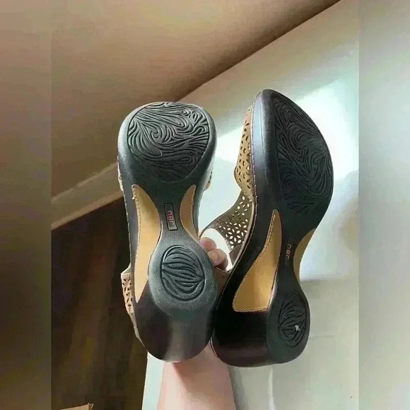 JBU By Jambu Sandy Brown Chloe Wedge Sandal Size 11M - Picture 9 of 9